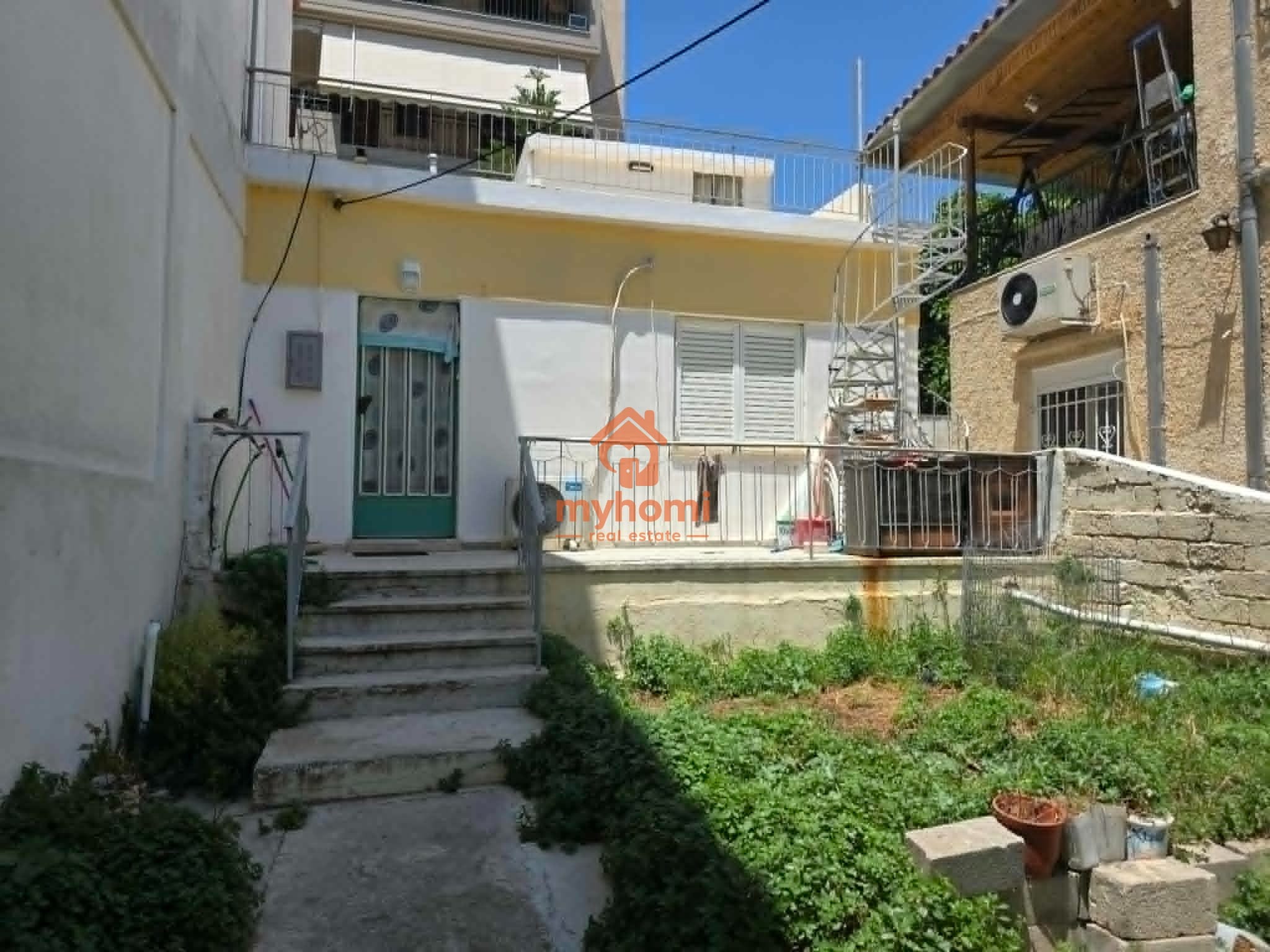 Χρειάζεται ανακαίνιση · Μονοκατοικία · 2 δωμάτια · 50 τ.μ. — Καματερό,